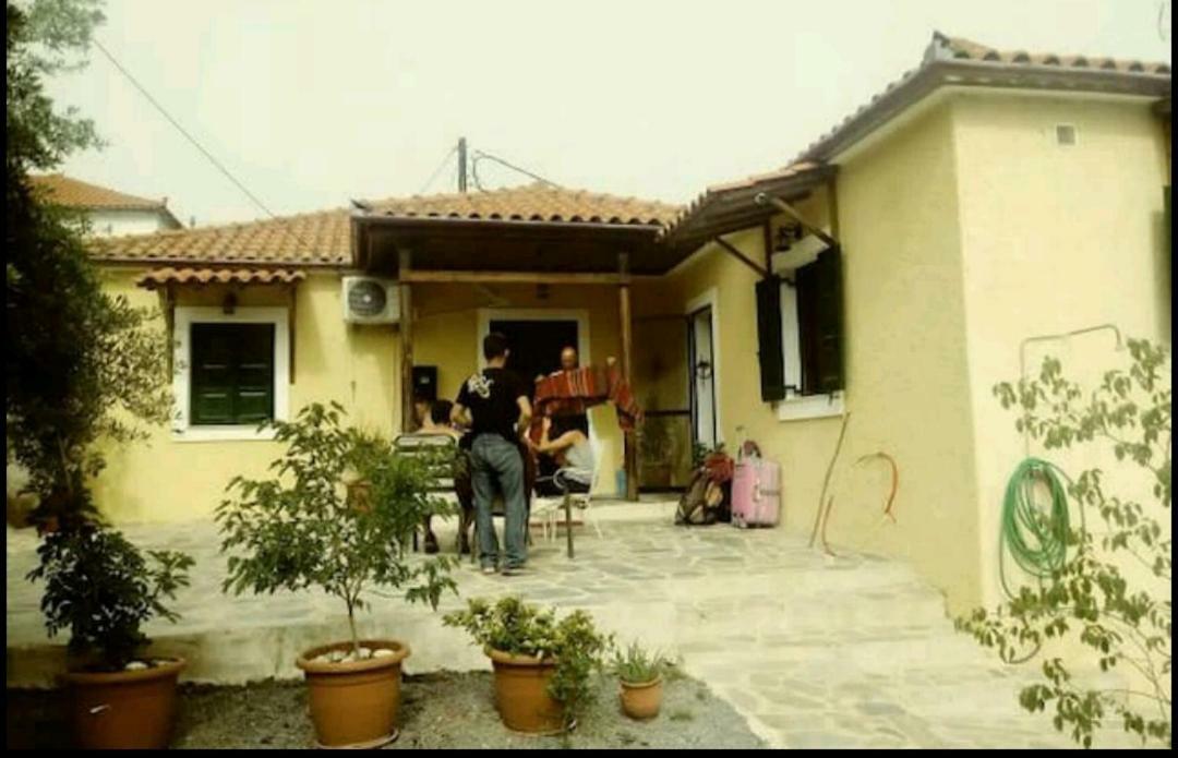 Rodomelo House - 3 Bedrooms Leonidio Bagian luar foto